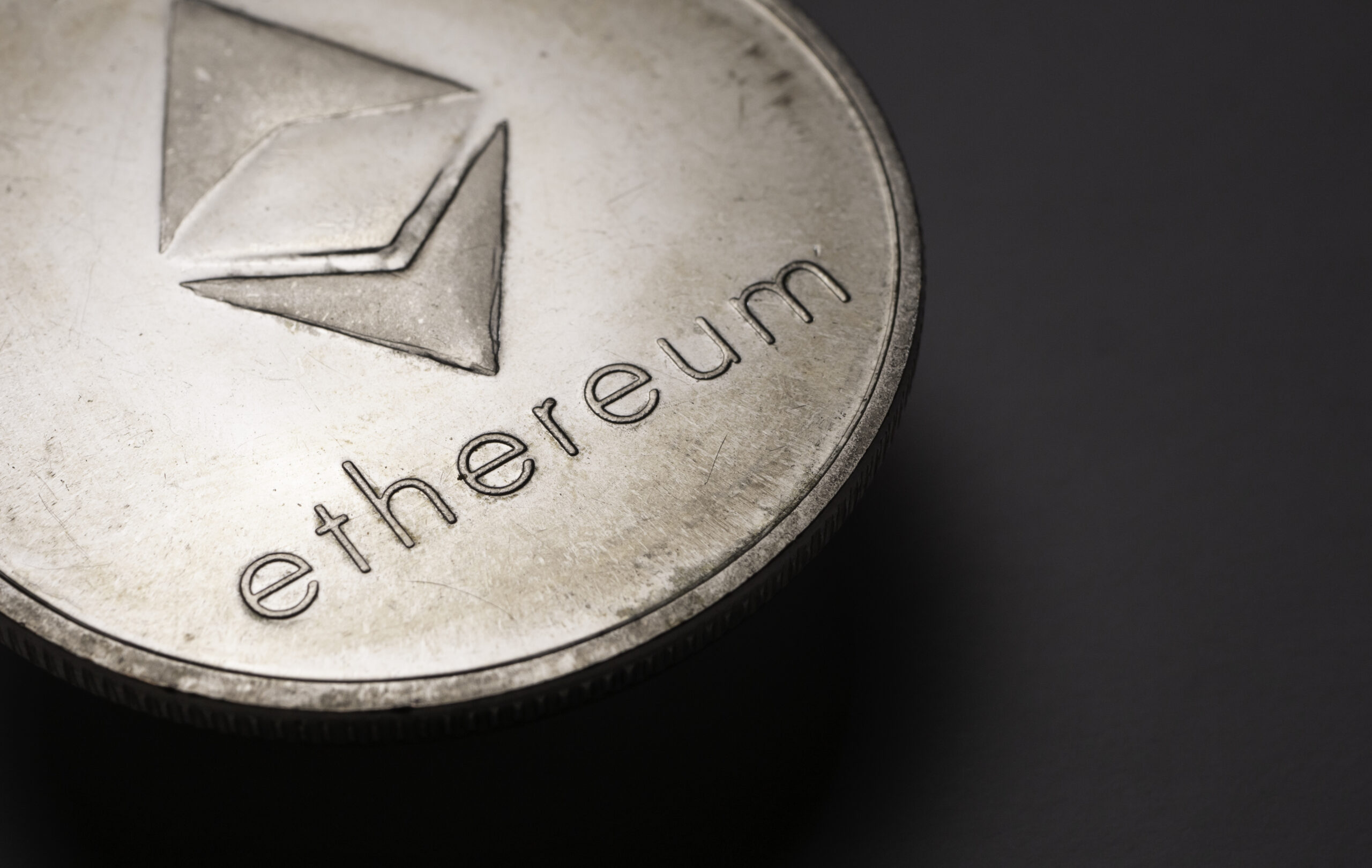 Почему текущая структура Ethereum усиливает риск падения